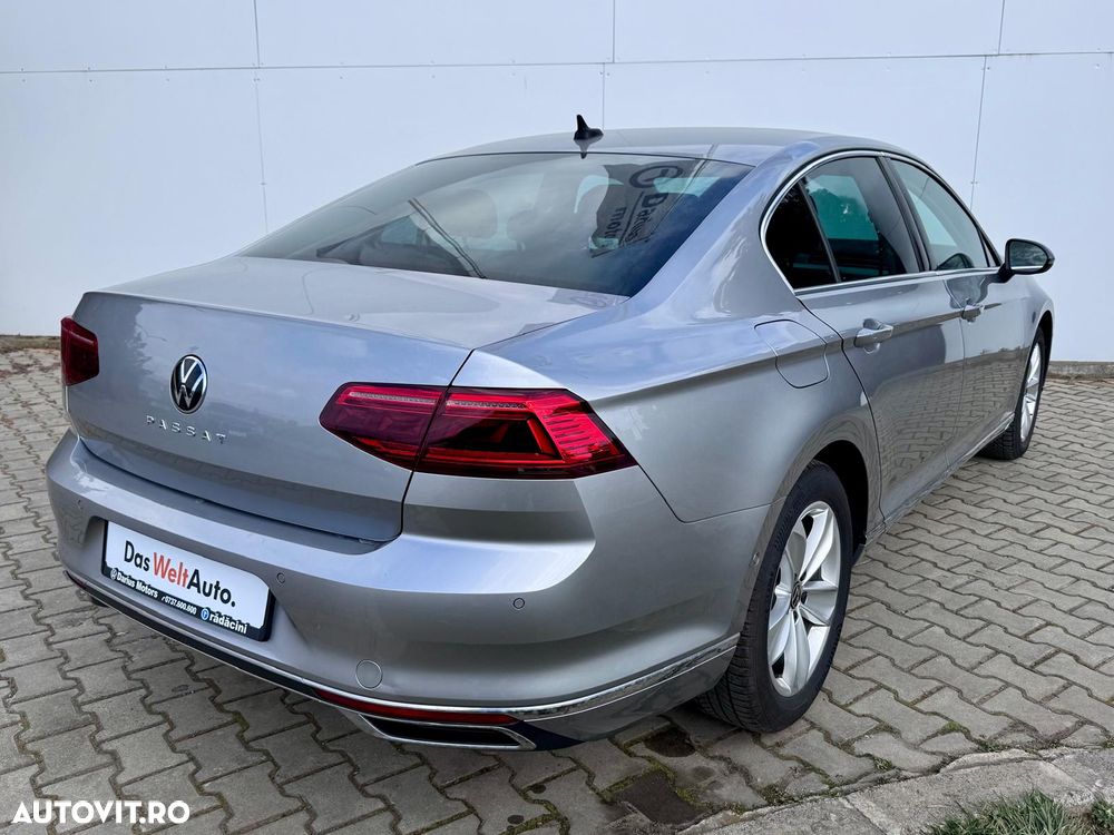 Volkswagen Passat 2.0 TDI DSG Highline - 23
