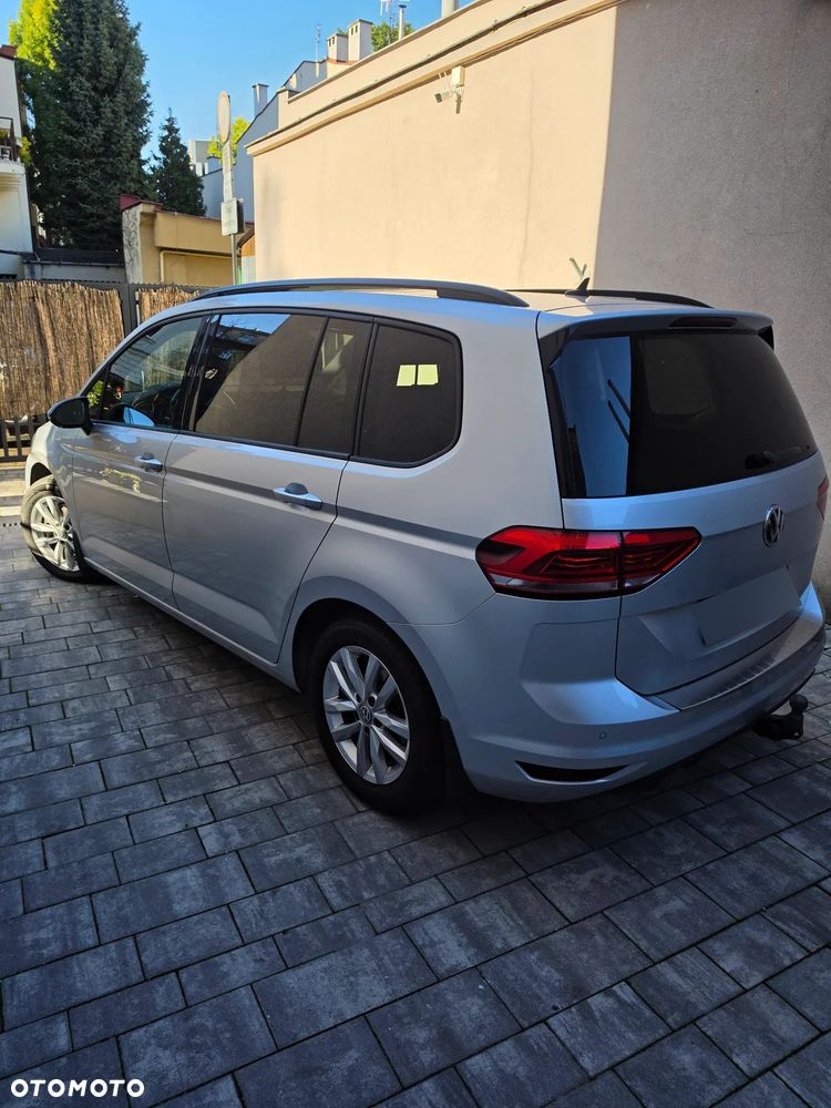 Volkswagen Touran 2.0 TDI BMT Comfortline DSG - 4