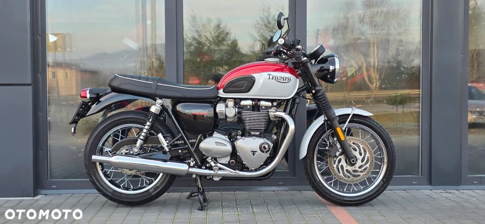 Triumph Bonneville - 2