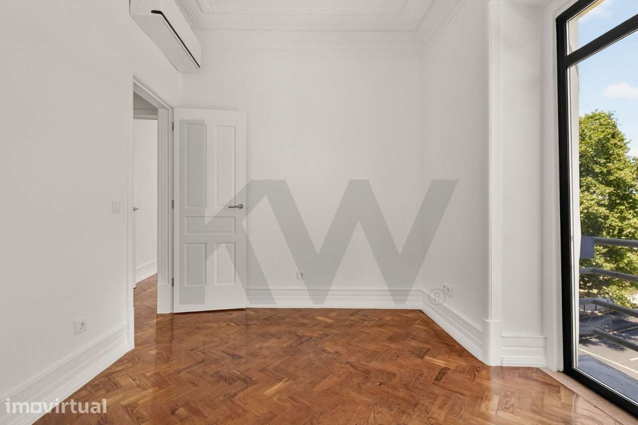 APARTAMENTO T3+1 E ESTILO DE VIDA ÚNICO NA RUA TOMÁS RIBEIRO – LISBOA - Grande imagem: 3/38