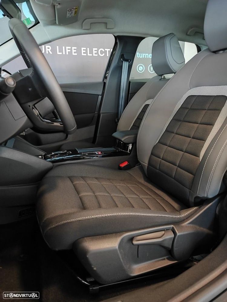 Citroën e-C4 136 PLUS - 6