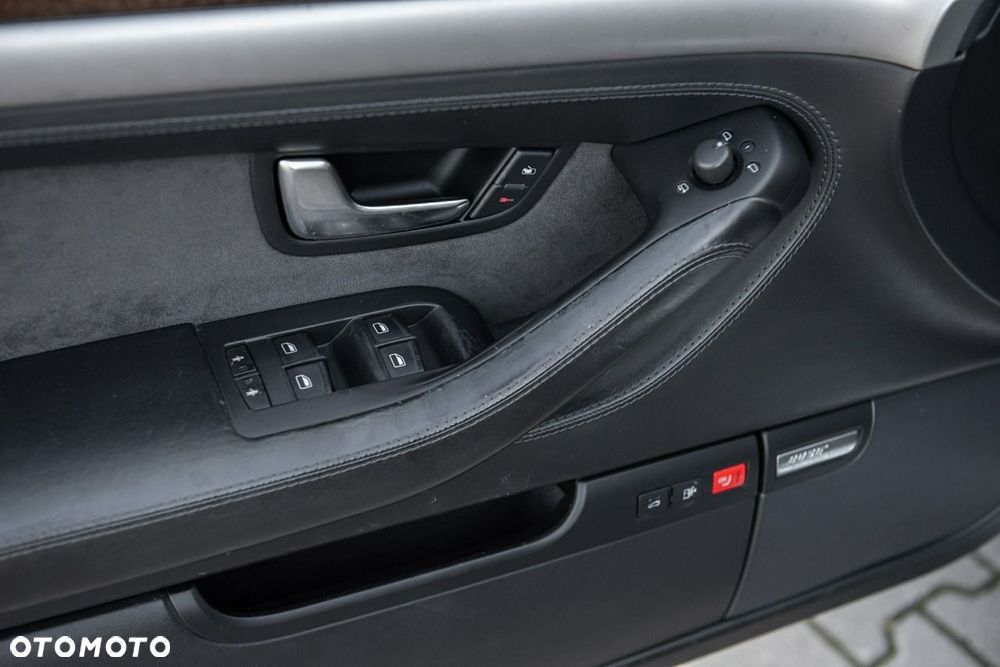 Audi A8 4.2 FSI Quattro - 28