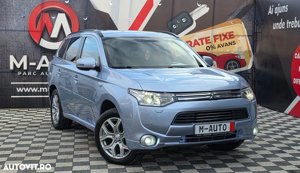 Mitsubishi Outlander - 2
