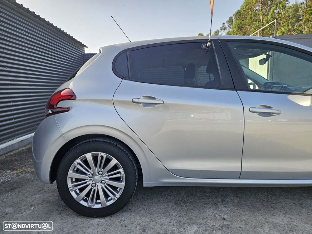 Peugeot 208 1.2 PureTech Style - 9