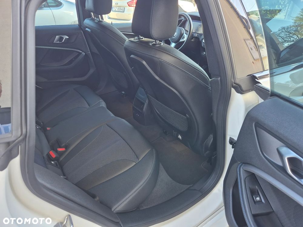 BMW Seria 2 218d M Sport sport - 29