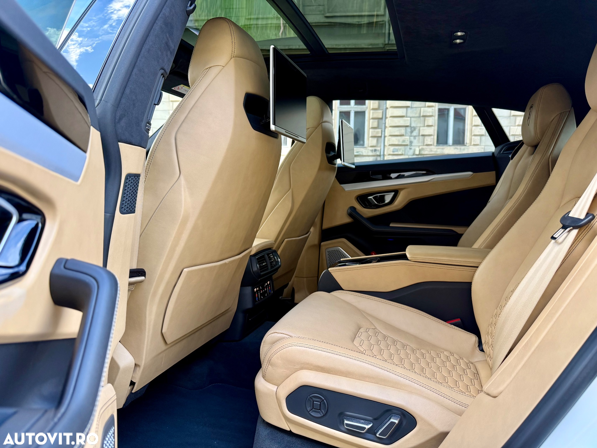 Lamborghini URUS Standard - 7
