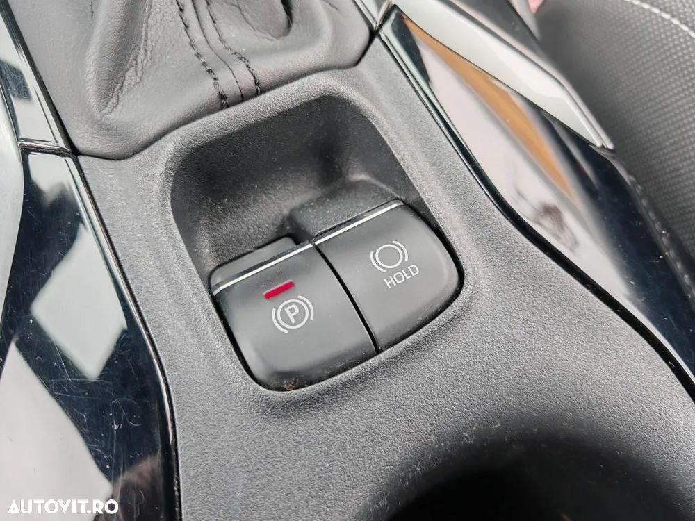 Toyota Corolla 1.8 HSD Dynamic - 12