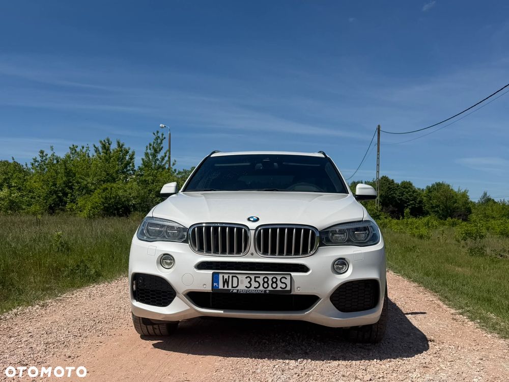BMW X5 xDrive50i Sport-Aut - 2
