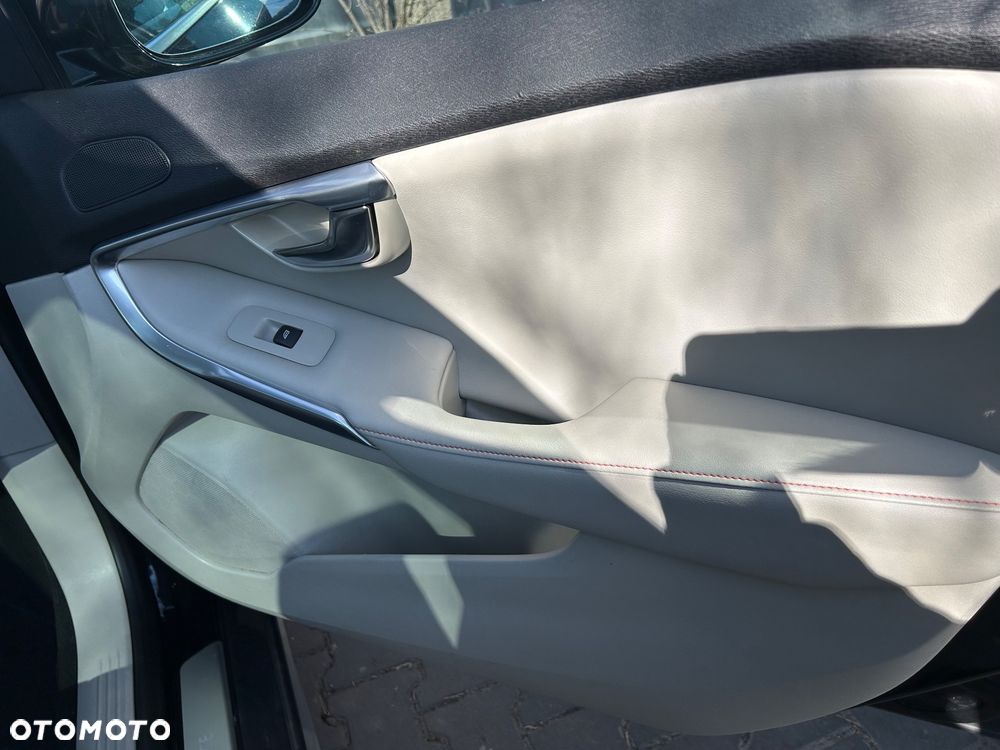 Volvo V40 Cross Country T4 Ocean Race - 13