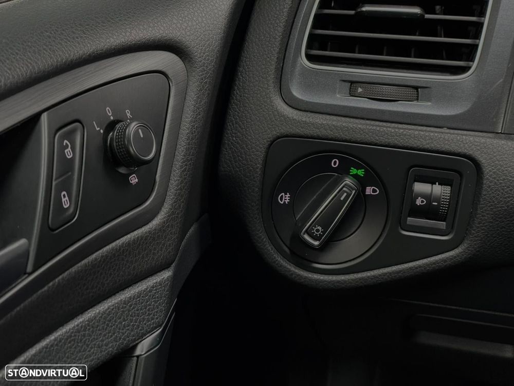 VW Golf 1.0 TSI Confortline DSG - 9