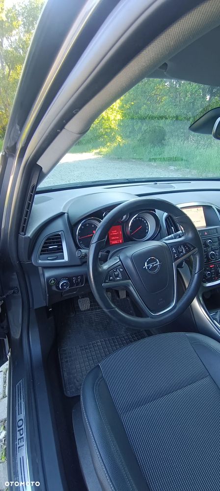 Opel Astra 1.4 T Cosmo - 9