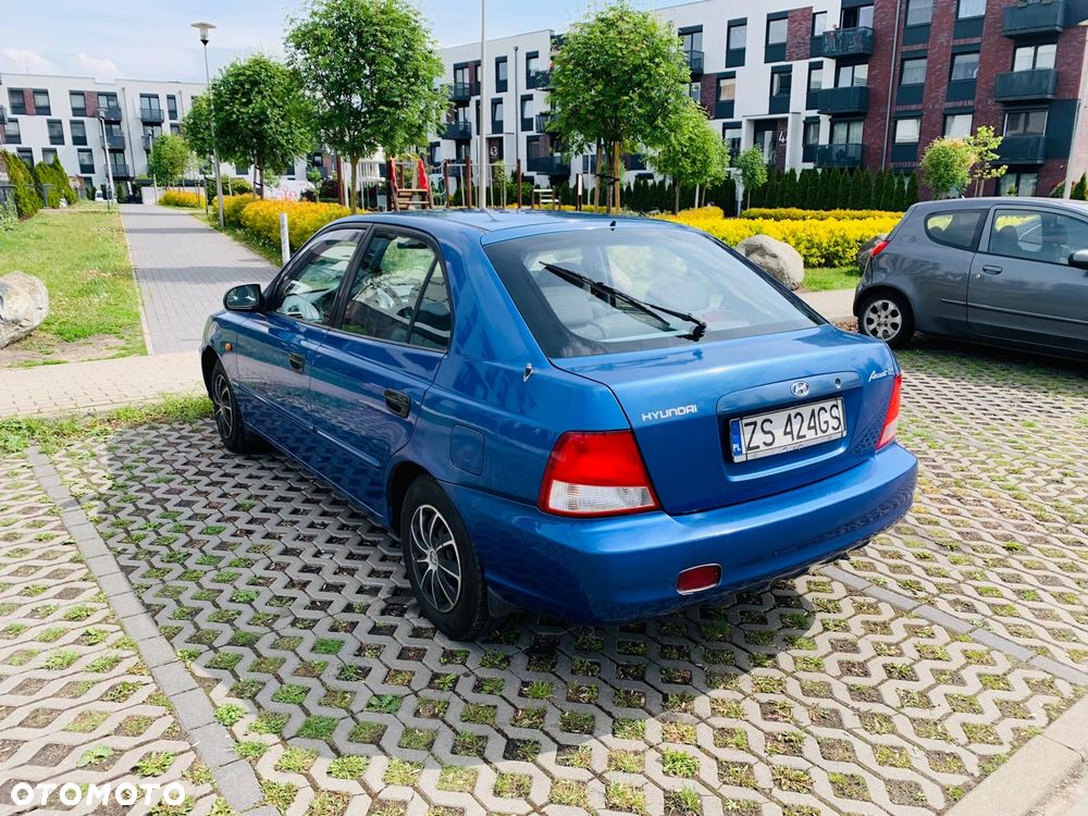 Hyundai Accent - 5