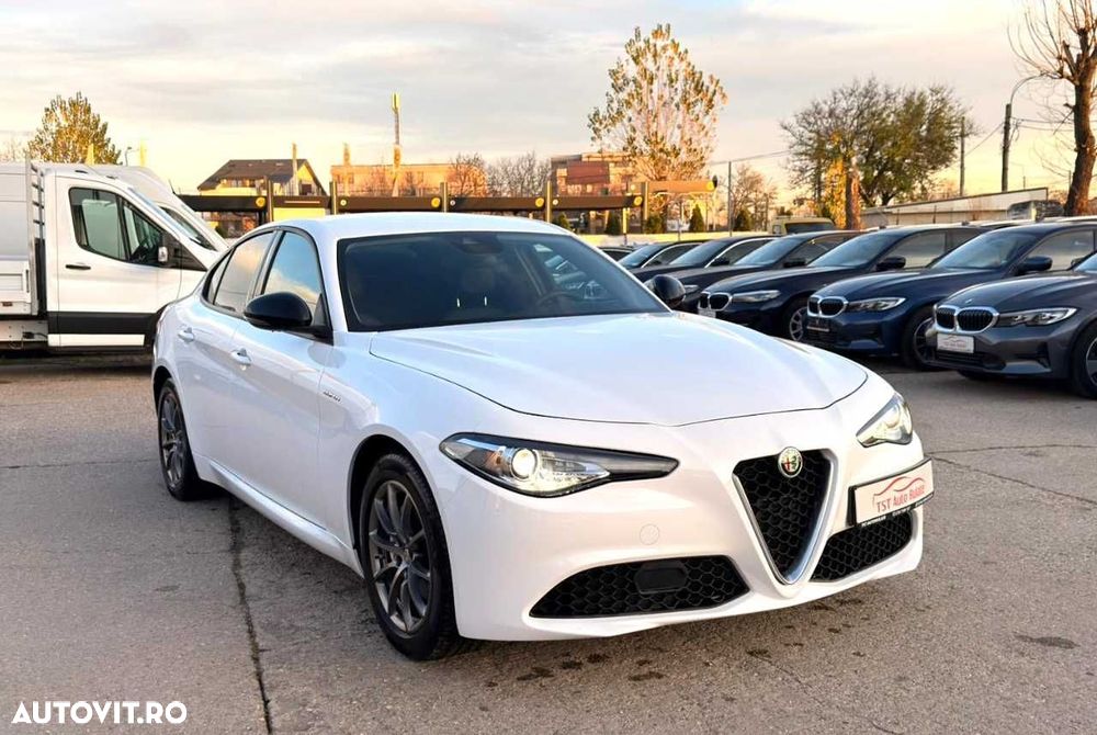 Alfa Romeo Giulia - 12