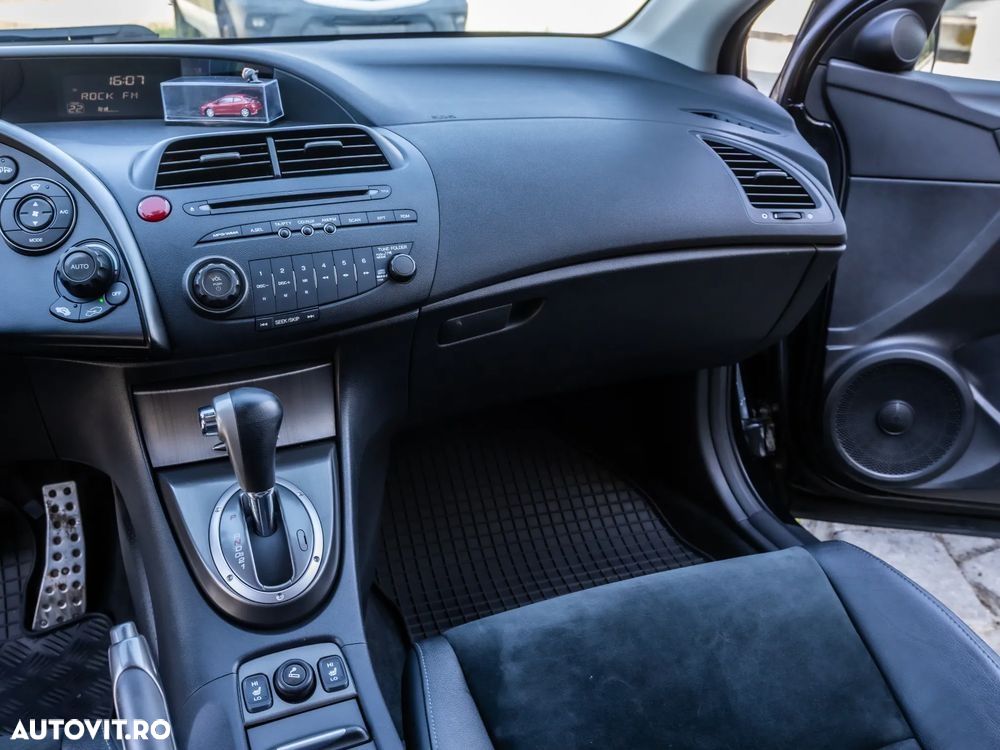 Honda Civic 1.8 V-TEC AT GT - 17