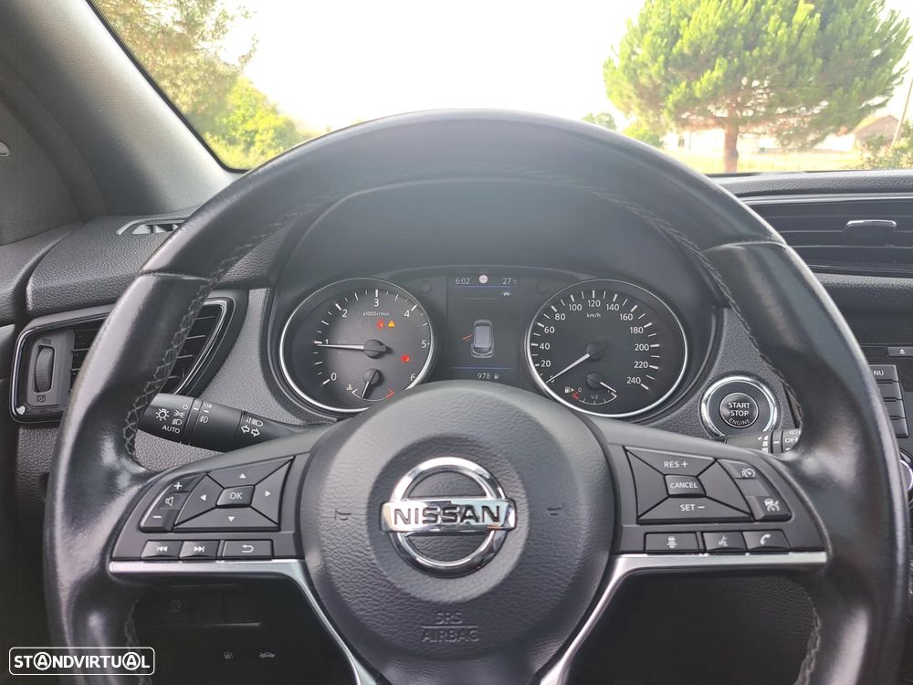 Nissan Qashqai 1.5 dCi N-Connecta J18 - 24