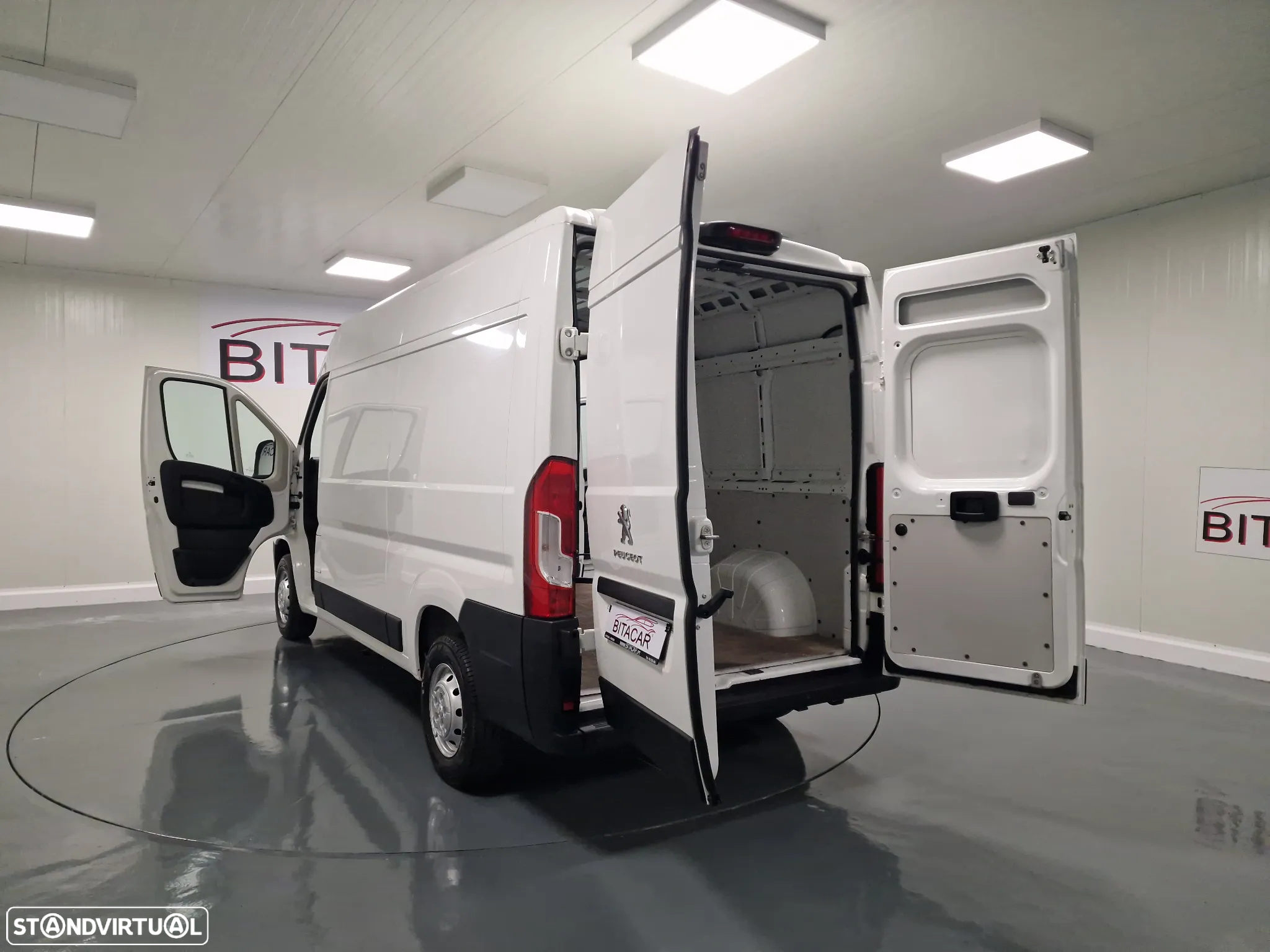 Peugeot BOXER 2.2 BLUEHDi 335 L2H2 Pro GPS CAM. TRASEIRA IVA DEDUTIVEL - 32