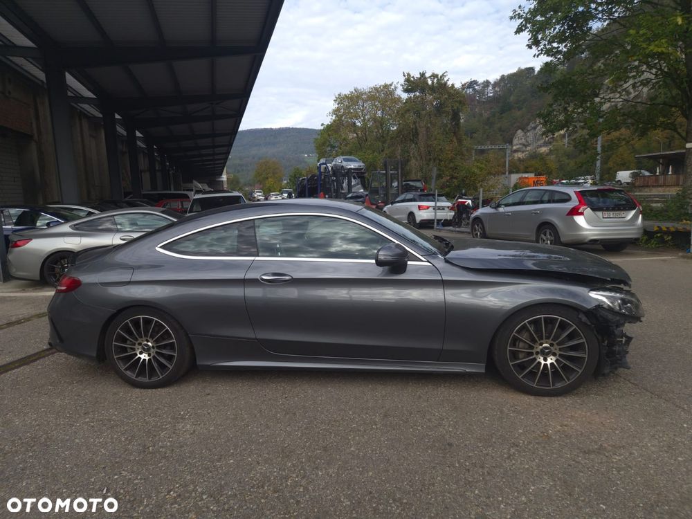 Mercedes-Benz Klasa C 400 4-Matic 9G-TRONIC - 4