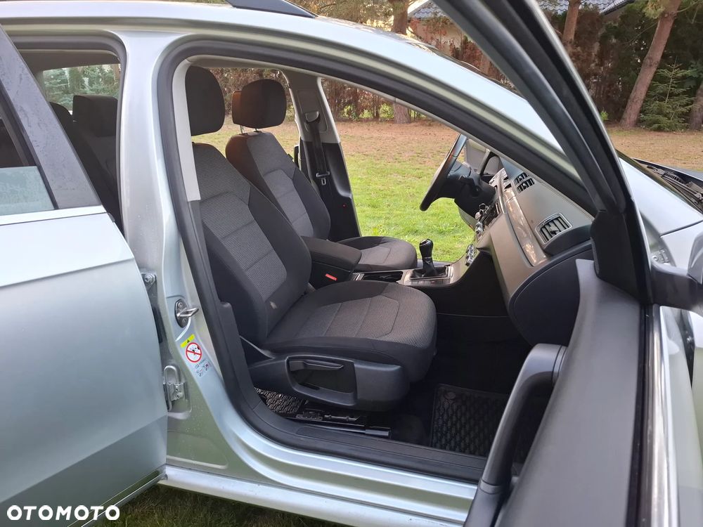 Volkswagen Passat 2.0 TDI Comfortline - 15
