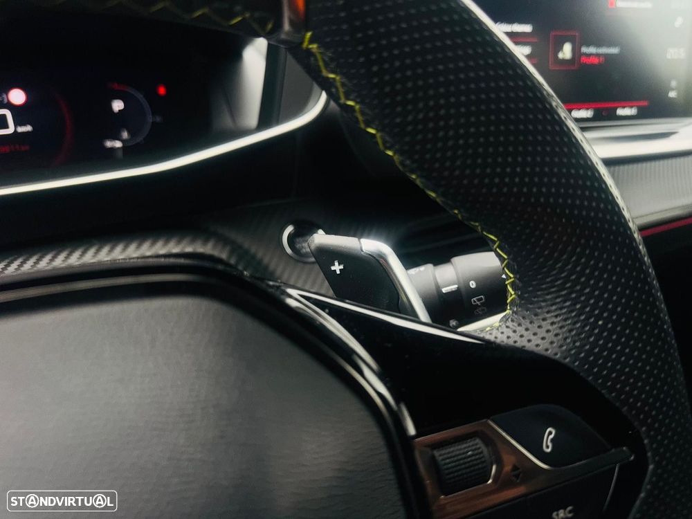 Peugeot 2008 1.2 PureTech GT EAT8 - 26