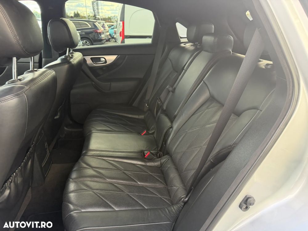 Infiniti FX 30 FX30d 3.0d V6 S AWD - 8