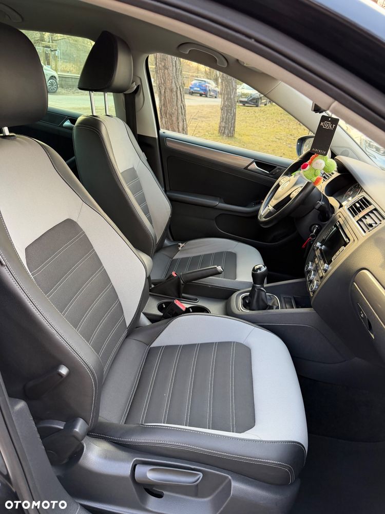 Volkswagen Jetta - 18