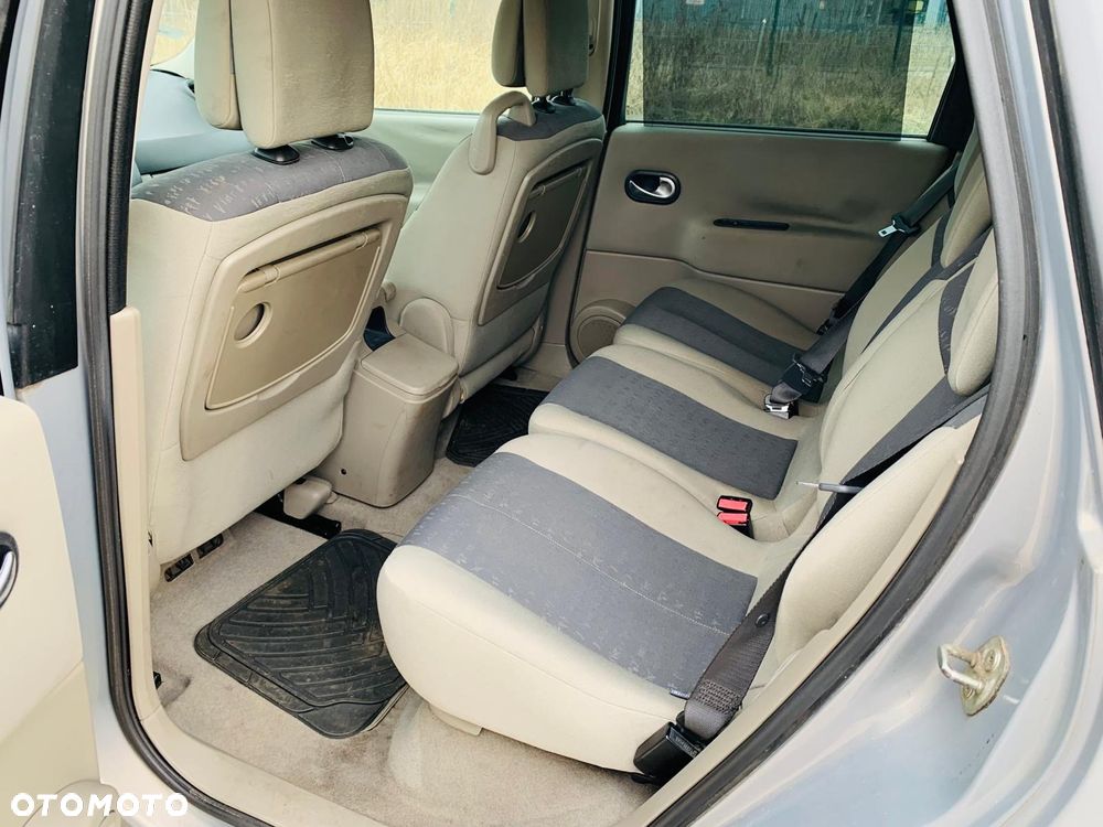 Renault Scenic 1.6 16V Privilege - 8