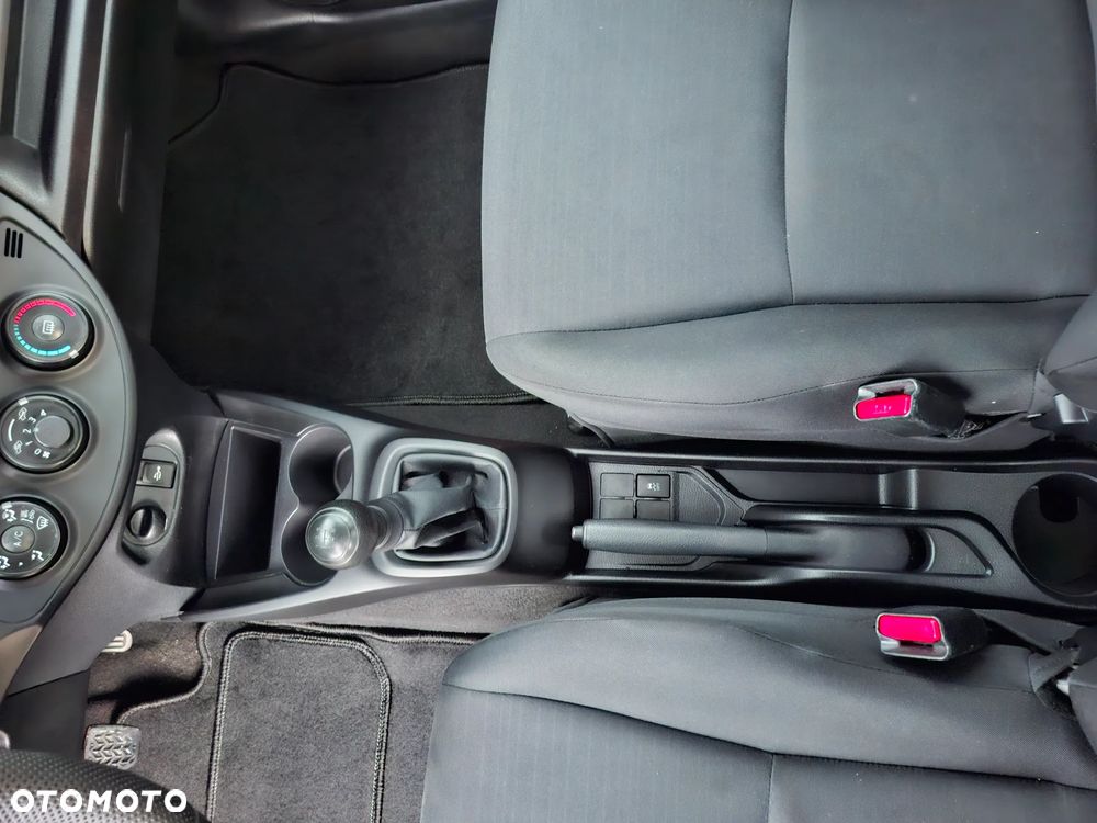 Toyota Yaris - 18