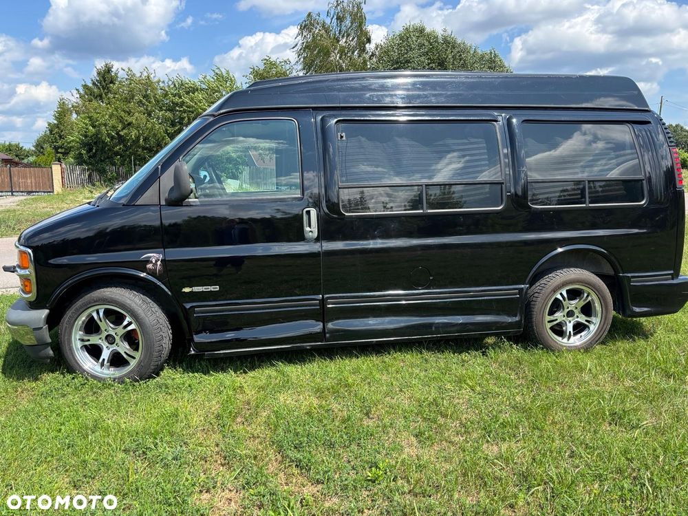 Chevrolet Chevy Van - 29