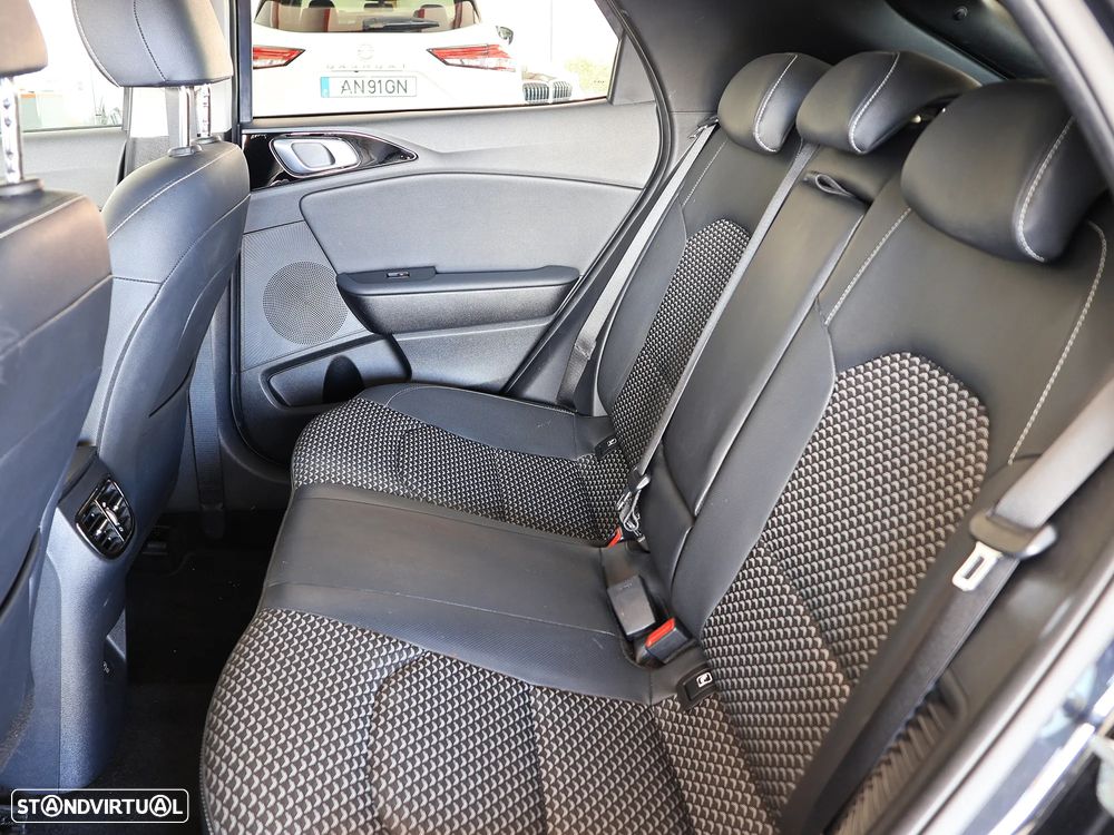 Kia XCeed 1.6 GDi PHEV Drive - 14