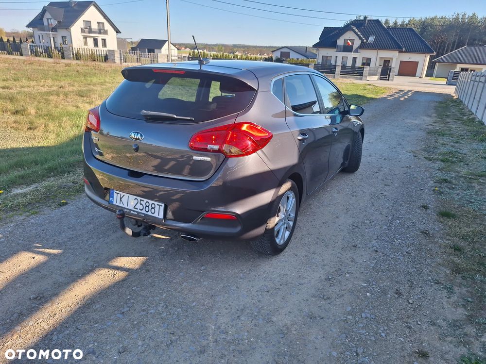 Kia Ceed - 12