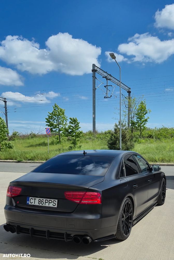 Audi S8 - 10