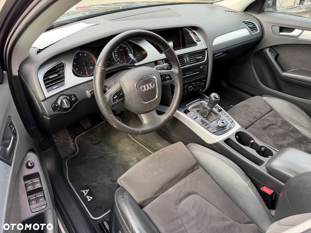 Audi A4 Limousine - 37