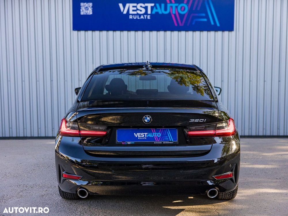 BMW Seria 3 320i AT - 24