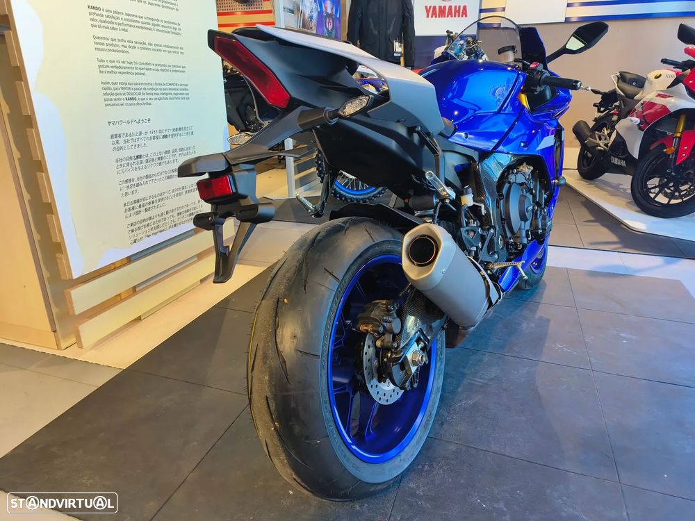 Yamaha YZF R1 - 7
