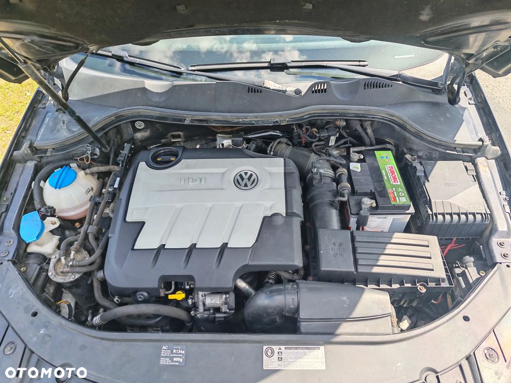 Volkswagen Passat 2.0 TDI Comfortline - 12