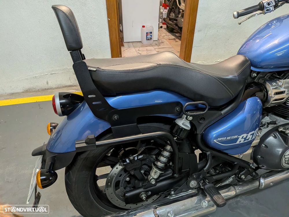 Royal Enfield Super Meteor 650 - 12
