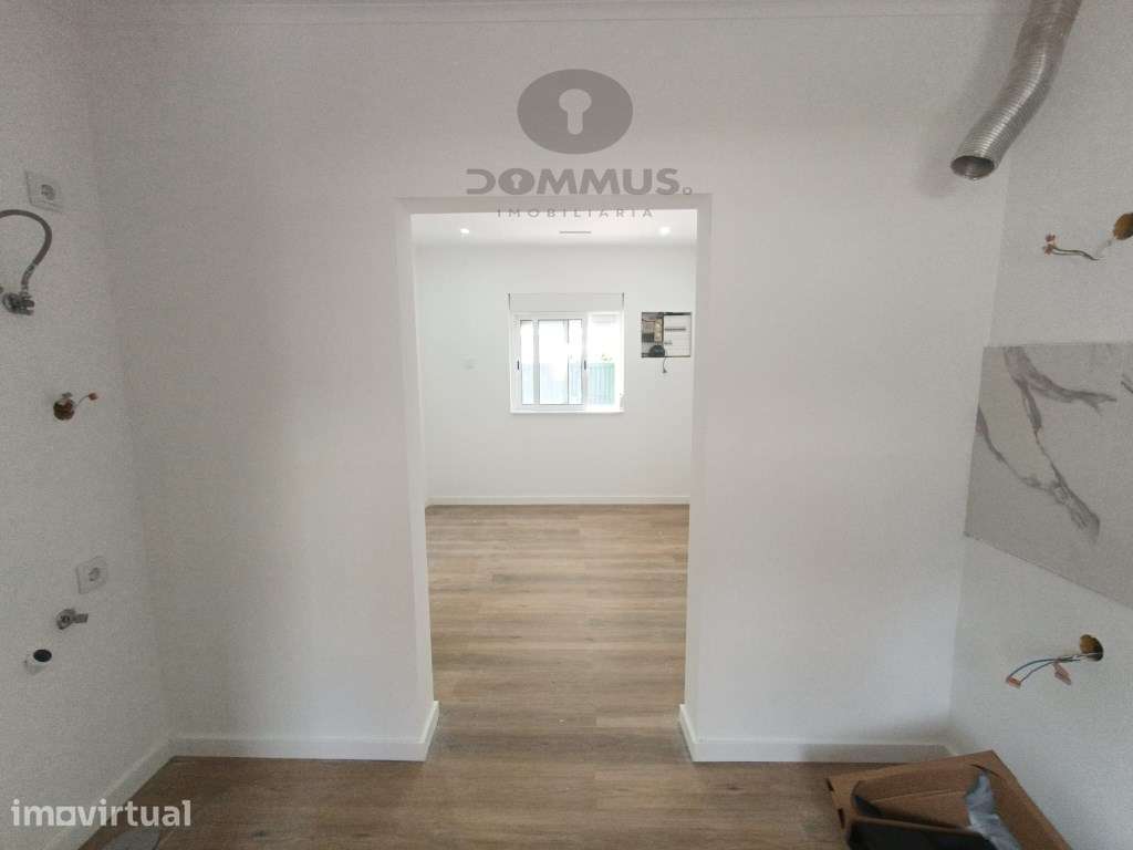 Apartamento T2 Remodelado com Terraço na Pontinha - Grande imagem: 4/15