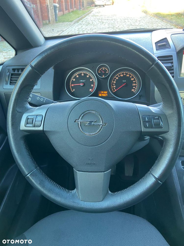 Opel Zafira - 10