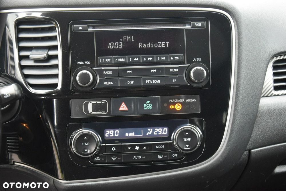 Mitsubishi Outlander 2.0 4WD Invite - 25