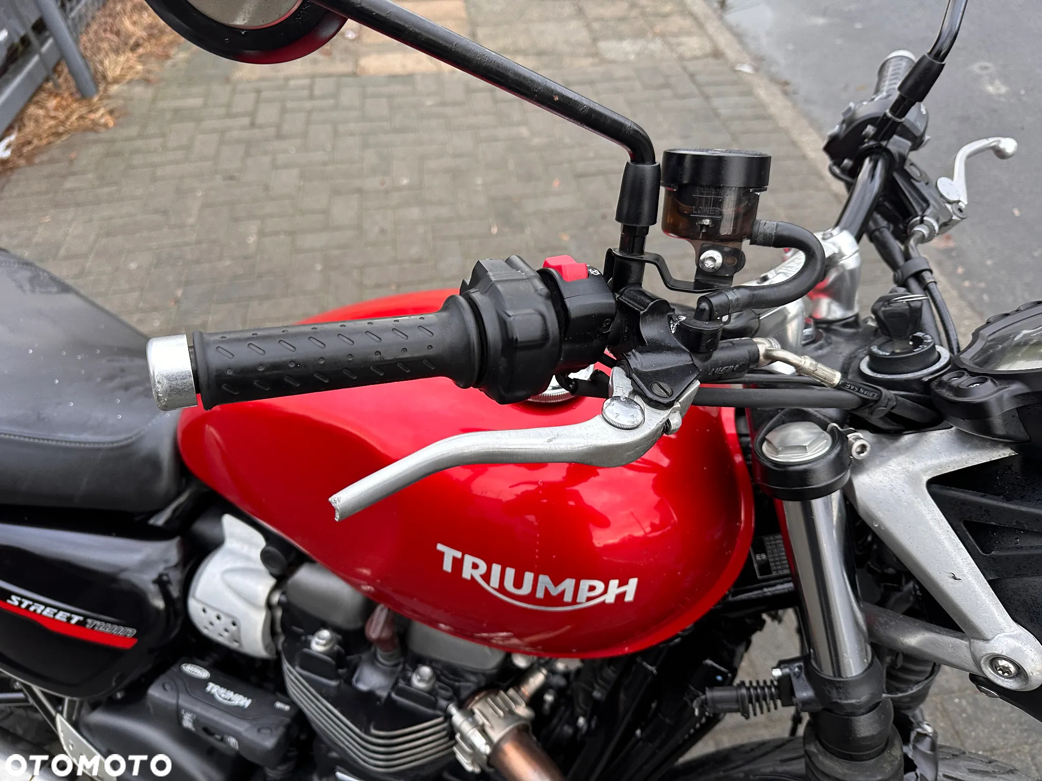 Triumph Bonneville - 26