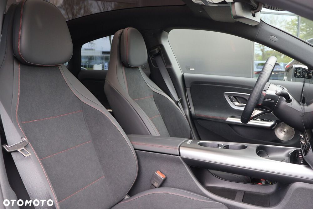 Mercedes-Benz CLA - 11