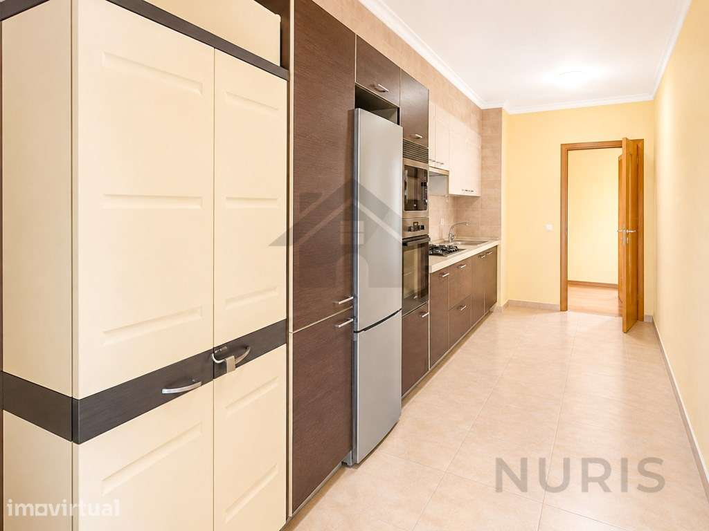 Apartamento T2 para Venda com Garagem e Piscina em Portimão - Grande imagem: 5/20