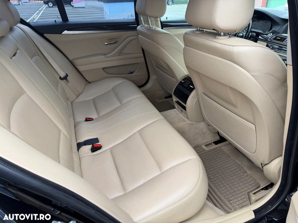 BMW Seria 5 520d xDrive AT - 13