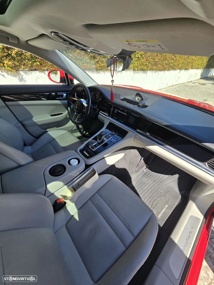 Porsche Panamera 4 E-Hybrid - 5