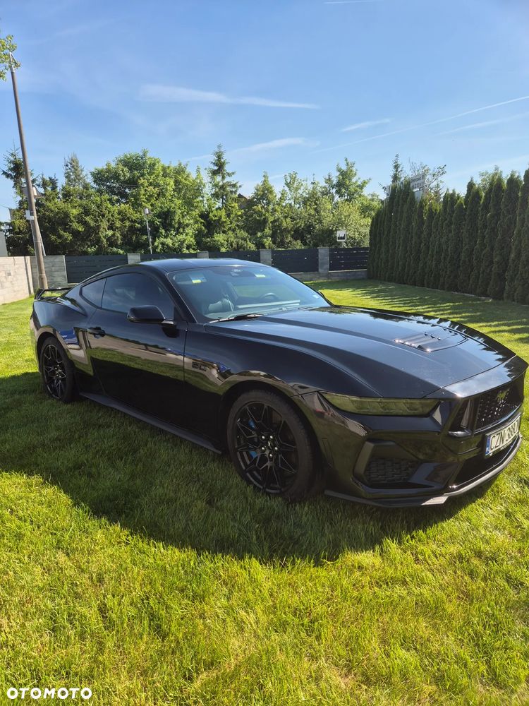 Ford Mustang - 4