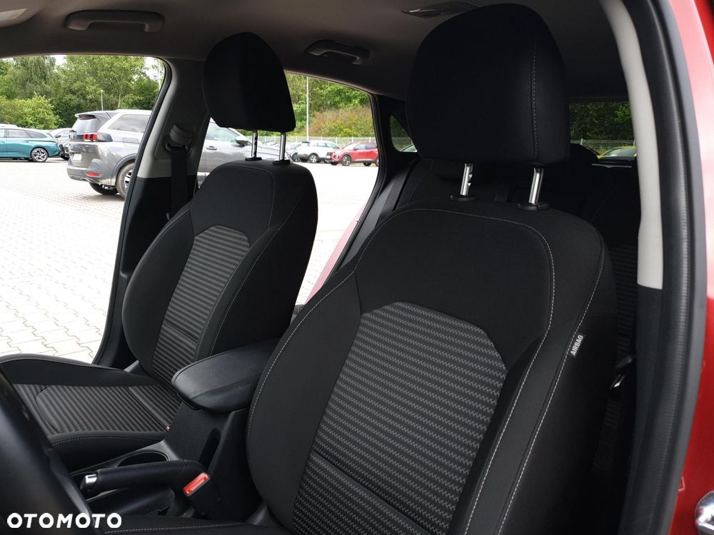 Kia Ceed - 12