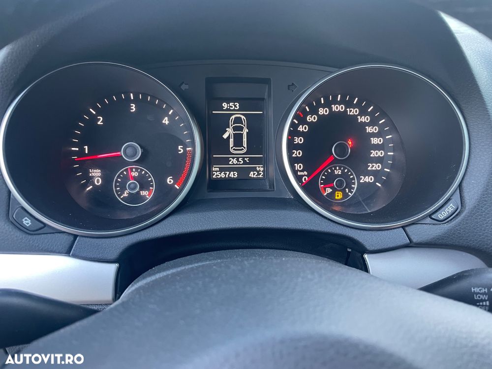 Volkswagen Golf - 26