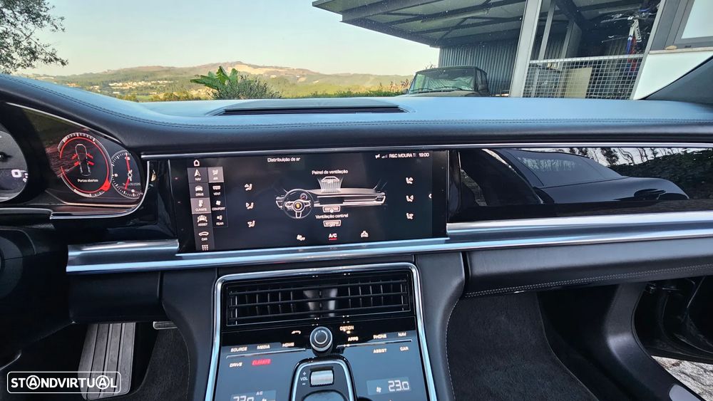 Porsche Panamera 4 S - 48