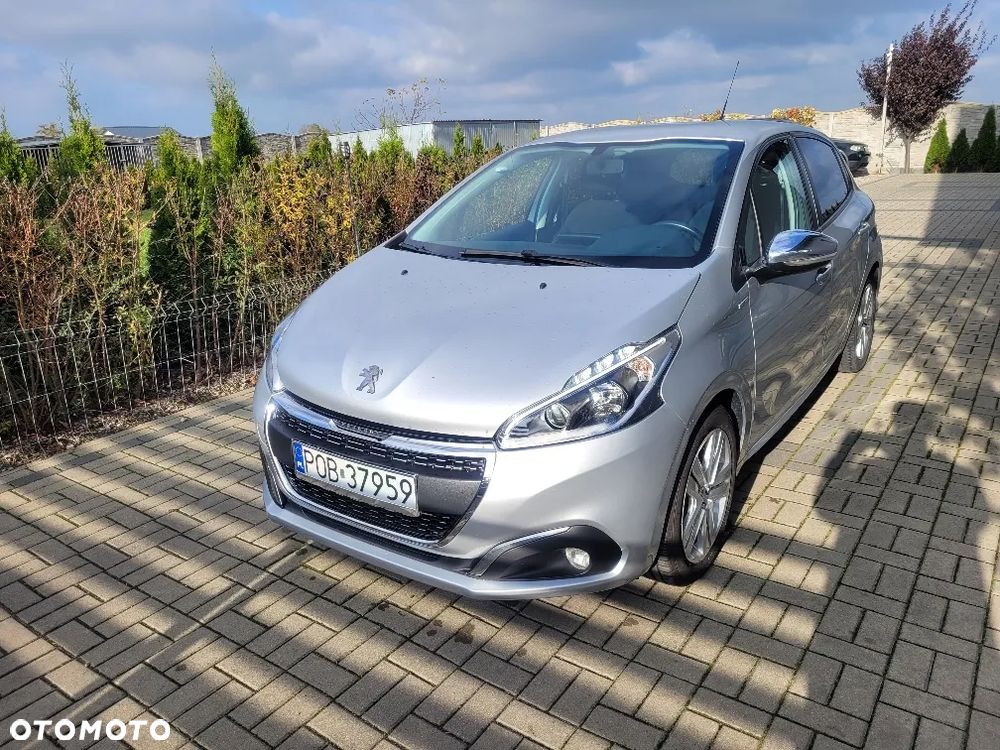 Peugeot 208 2018 photo 2