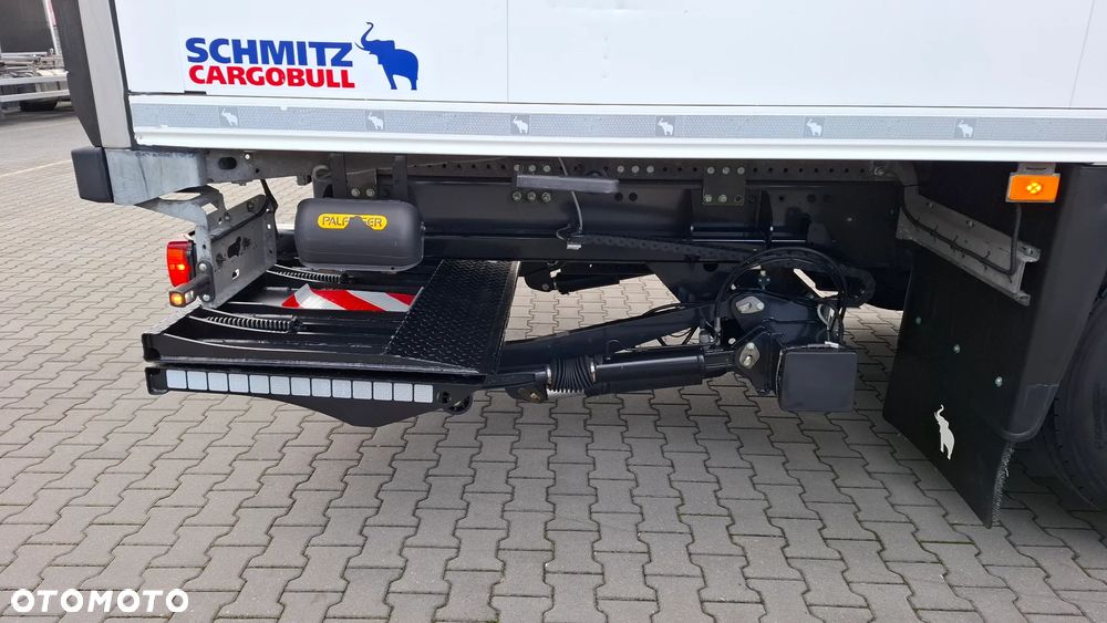 Volvo FM 380 EURO 6 / CHŁODNIA 21 PALET / WINDA / OŚ SKRĘTNA / SALON PL - 17